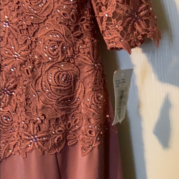 MGNY Mother of the Bride  gown - Picture 5 of 8